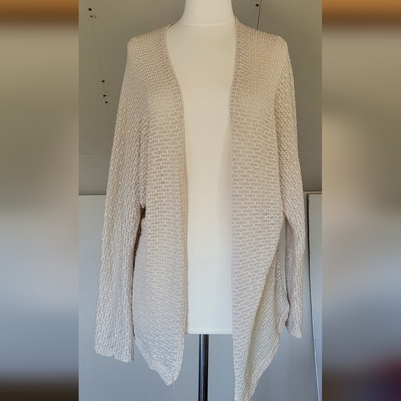 Jolie Cream Cardigan Size L | Fall Fashion - Picture 2 of 7